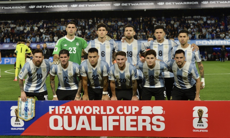 Argentina termina de nuevo el año al frente del ranking FIFA