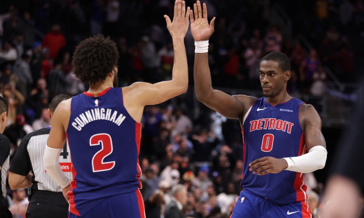 Los Pistons vencen al Heat en tiempo extra