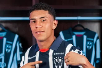 Johan Rojas podría llegar en préstamo a Nacional