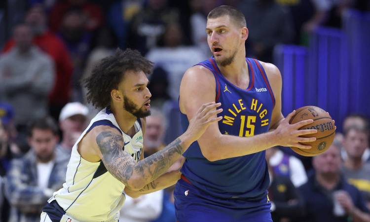 Jokic agranda su figura en la NBA, Nuggets caen en Cleveland