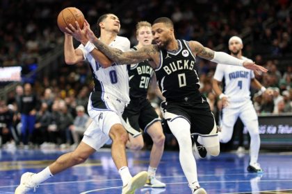 Milwaukee derrota a Orlando y clasifica a semifinales de la NBA