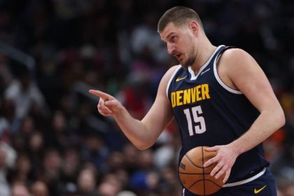 Un demoledor Jokic le da el triunfo a Nuggets sobre Hawks