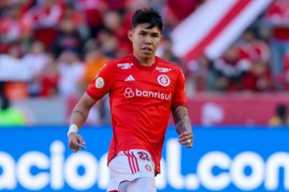 Hinchas de Santa Fe piden la contratación del defensor Nicolás Hernández