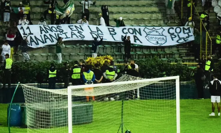 Por una protesta, hinchas del Quindío y la Policía se enfrentaron