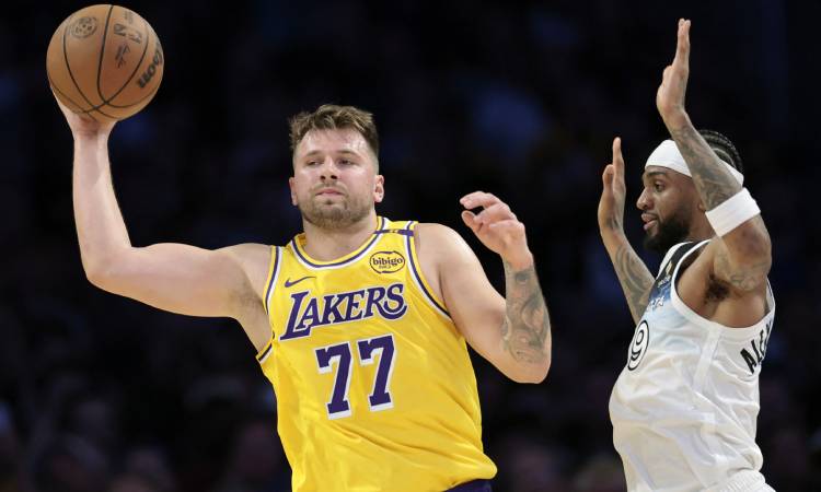 Álvaro Martín, la voz del relato en la NBA en Colombia