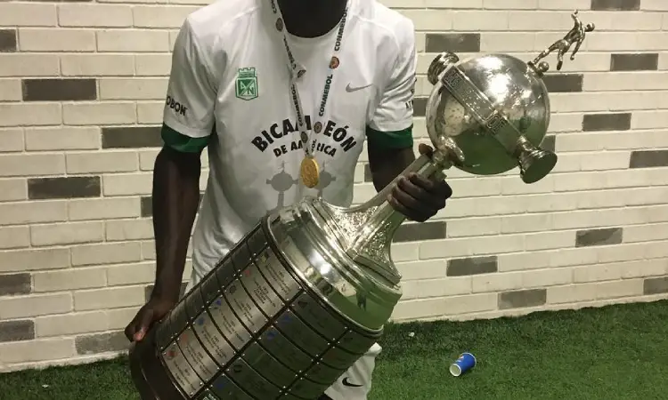 Davinson Sánchez podría salir de Galatasaray