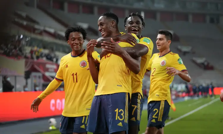 Juan Guillermo Cuadrado interesa en Cagliari