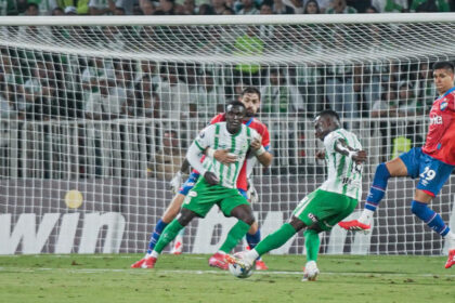 Atlético Nacional debuta con goleada ante Nacional en la Libertadores