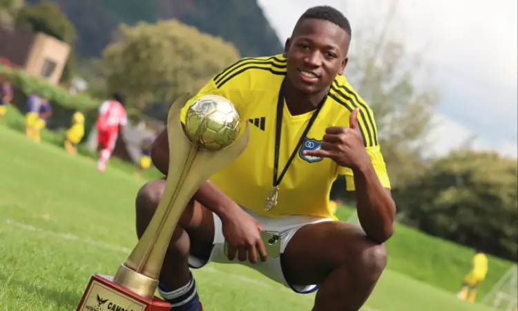 Millonarios firmó profesionalmente al juvenil Jordan Ferrín