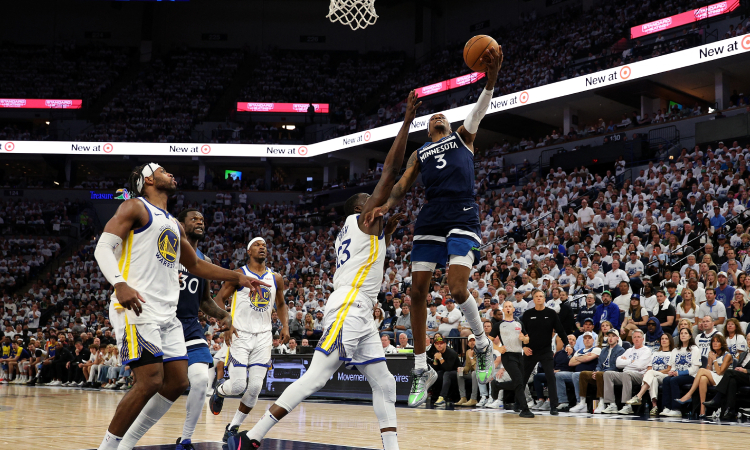 Minnesota explota la baja de Curry y empata serie ante Warriors