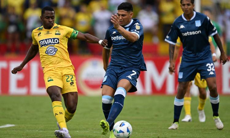 Racing goleó a Bucaramanga y es el nuevo líder del Grupo E