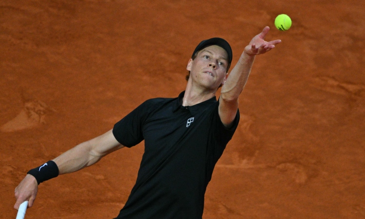 Sinner destroza a Ruud y avanza a semifinales en Roma