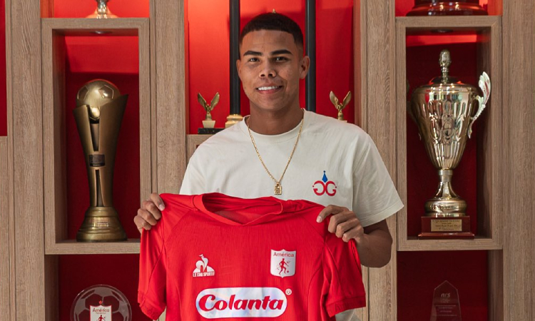 Tras varios meses, Mateo Castillo vuelve a entrenamientos con América