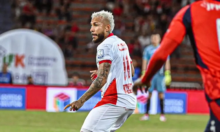 América solo analizará ofertas por Vergara hasta final del semestre