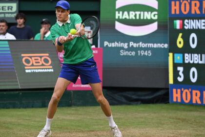 Jannik Sinner fue eliminado en los octavos de final de Halle 2025