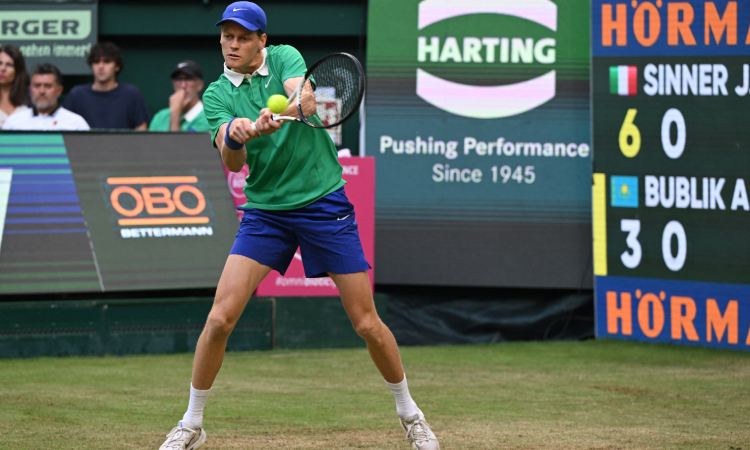 Jannik Sinner fue eliminado en los octavos de final de Halle 2025