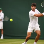 Alcaraz, firme en busca de su tercer título en Wimbledon