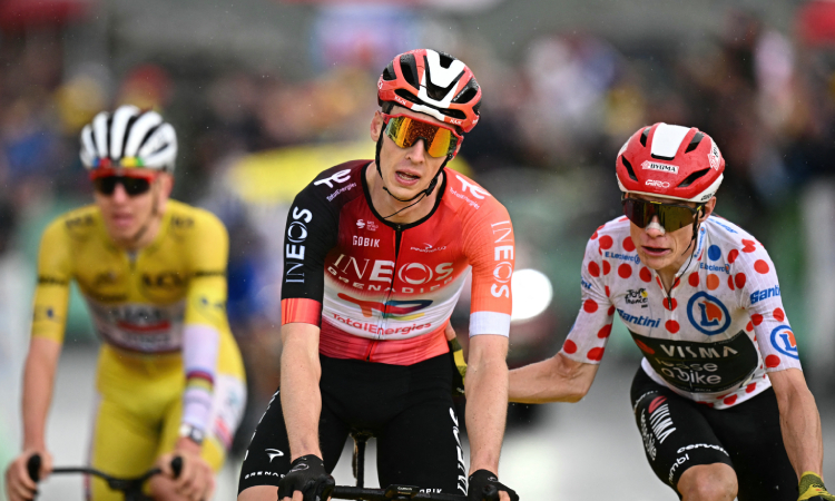 Arensman gana la última etapa de montaña, Pogacar acaricia su cuarto Tour