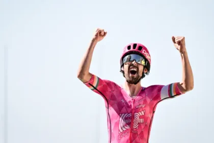 Ben Healy ganó en solitario la etapa 6 del Tour de Francia
