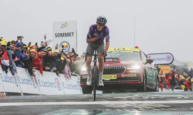 El australiano Ben O'Connor gana en el col de la Loze la etapa 18 del Tour
