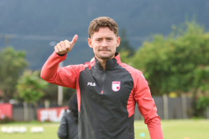 La razón por la que Joaquín Sosa aún no debuta con Santa Fe