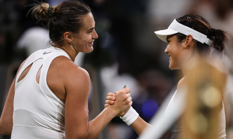 Sabalenka resiste ante Raducanu y pasa a octavos en Wimbledon