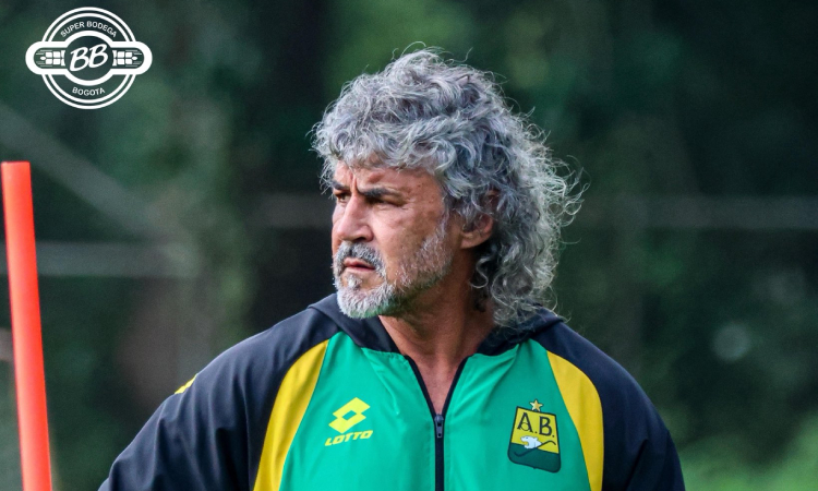 América de Cali buscaría contratar a Leonel Álvarez