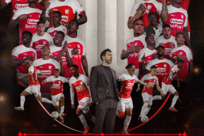Este fue el regalo de cumpleaños que le dieron los jugadores de Santa Fe a Jorge Bava