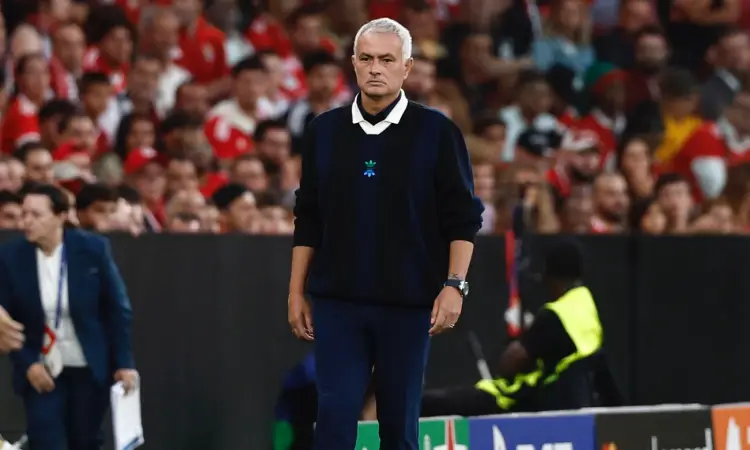 Fenerbahçe despide a Mourinho tras un año sin milagros en Estambul