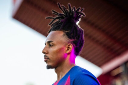 Koundé renueva con el Barcelona hasta 2030