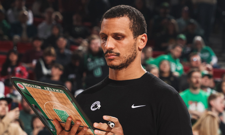 Los Celtics de la NBA extienden el contrato del entrenador Mazzulla