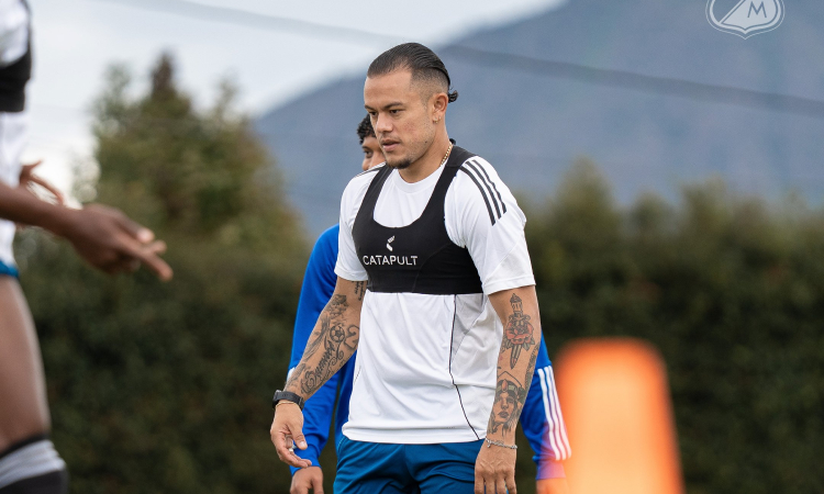 Millonarios ya trabaja en la renovación de Leonardo Castro
