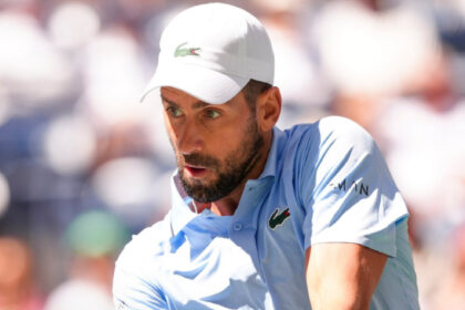 Novak Djokovic esquiva otra bala en el US Open 2025