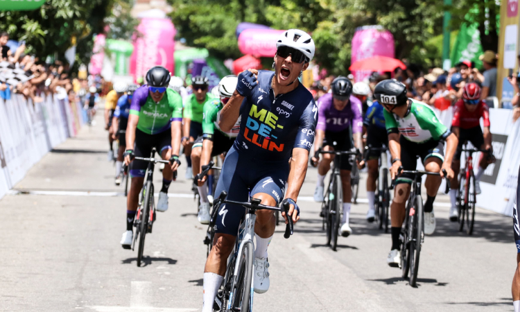 Paredes se lleva la primera etapa de la Vuelta a Colombia 2025