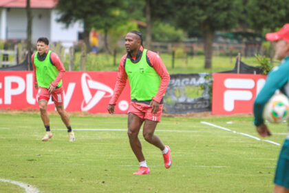 A diez futbolistas les peligra la continuidad en Santa Fe