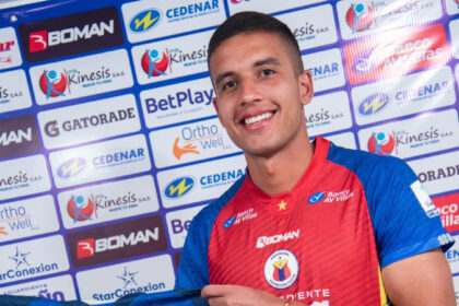 Andrés Alarcón, defensa colombiano, se marcha al fútbol de Rusia
