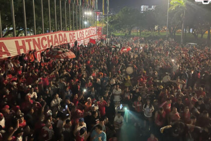 Barra brava pidió a Alexander Escobar como técnico del América