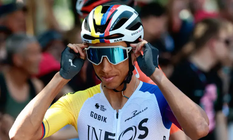 Egan Bernal gana la 16ª etapa de La Vuelta, recortada por las protestas