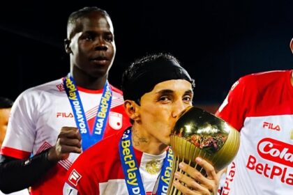 Frasica-celebrando-la-Liga-BetPlay-I