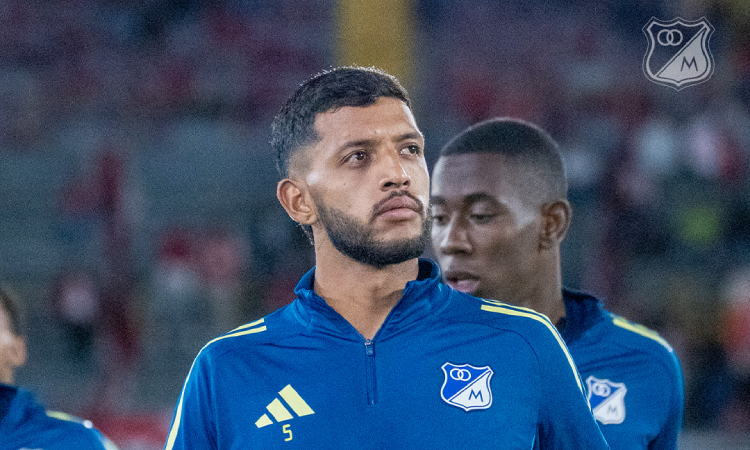 Hinchas critican la actitud de Nicolás Arévalo tras el clásico