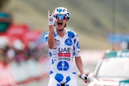 Jay Vine gana etapa de la Vuelta, Vingegaard toma el liderato