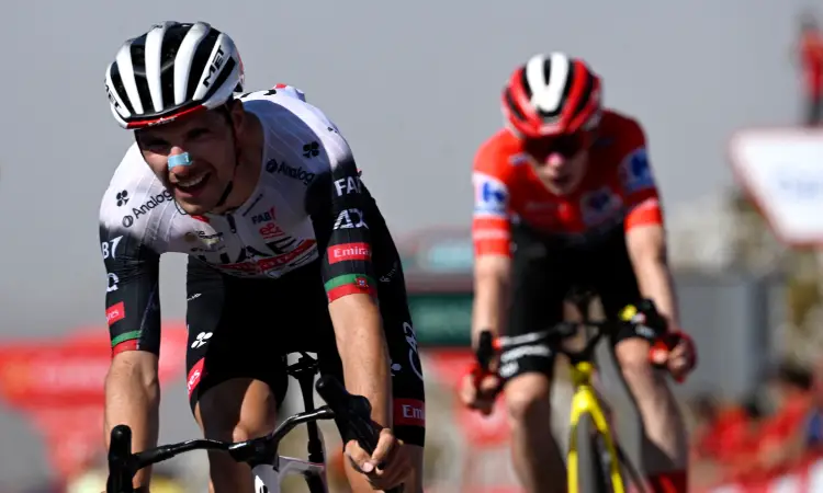 Joao Almeida gana etapa reina de Vuelta a España por delante del líder Vingegaard