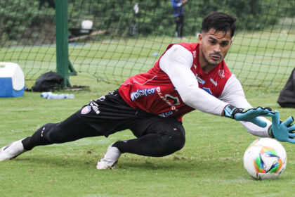 Millonarios rechazó a Mauro Silveira por contratar a de Amores