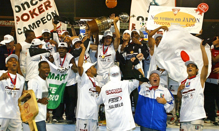 Once-Caldas-celebra-Copa-Libertadores-2004
