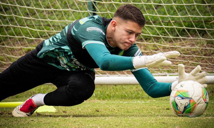 Fichó por el Deportivo Cali siguiendo el deseo de su familia