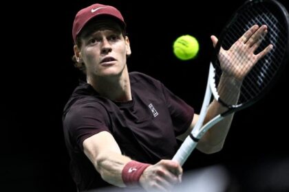 Jannik Sinner jugará las semifinales de París-Bercy 2025