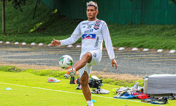 Junior de Barranquilla: Teófilo Gutiérrez insultó a un periodista