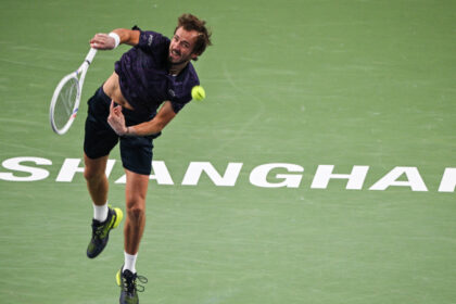 Shanghái 2025: Medvedev se cita en semifinales con Rinderknech