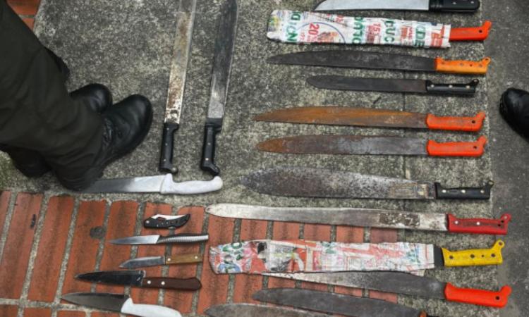 Decomisan armas blancas a hinchas de Atlético Nacional