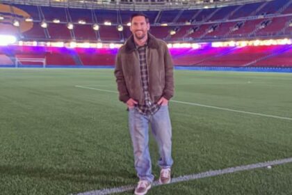 Lionel Messi visitó el Camp Nou de Barcelona